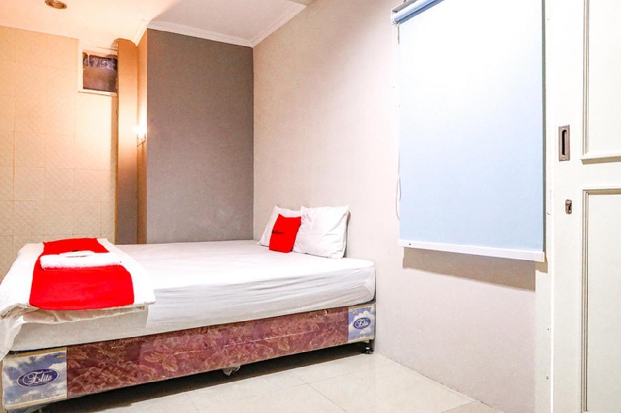Hotel Reddoorz @ Citraland Surabaya Exterior foto